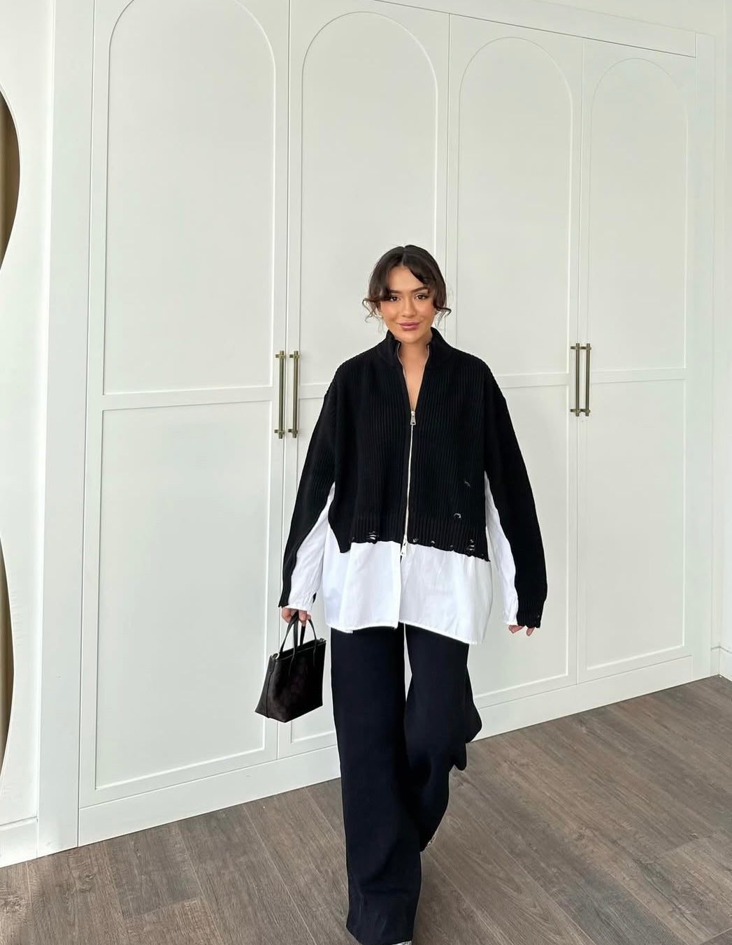 set attached shirt black