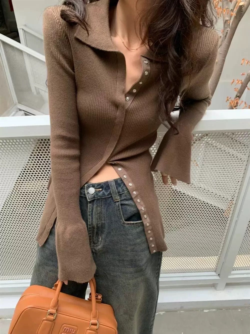 Pullover cafe buttons