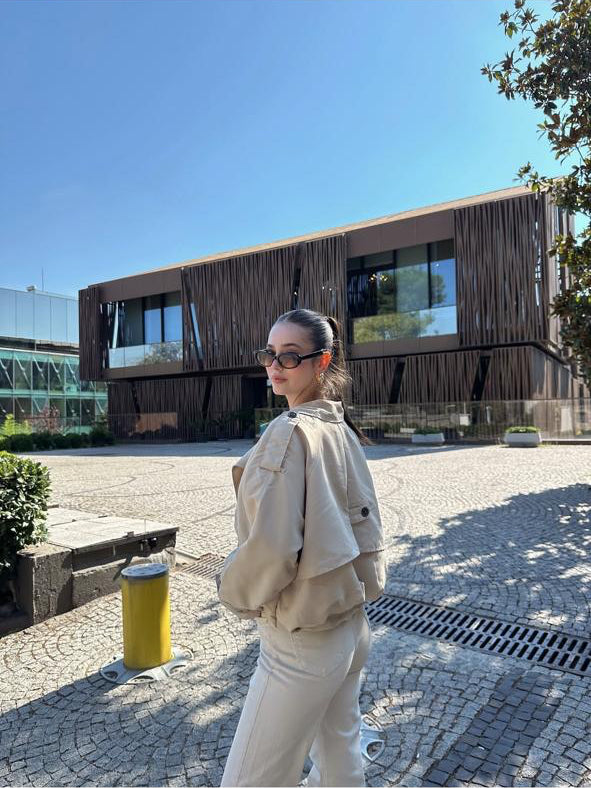 Trench jacket beige