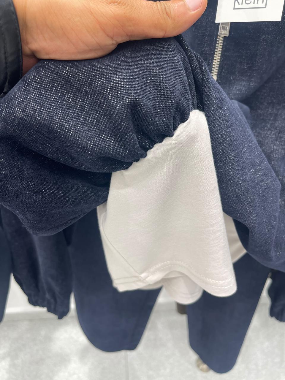 Set navy denim attached white shirt