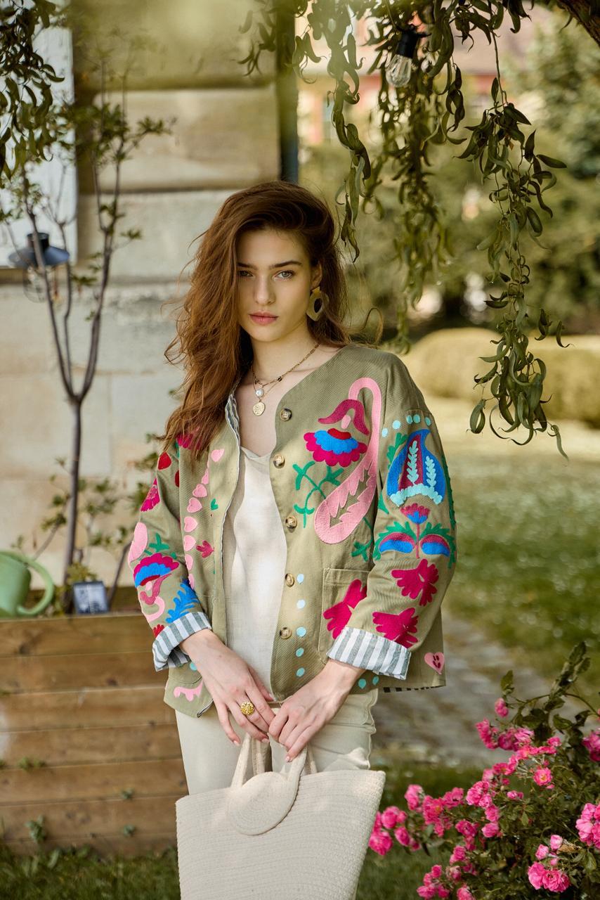 Jacket embroidery olive