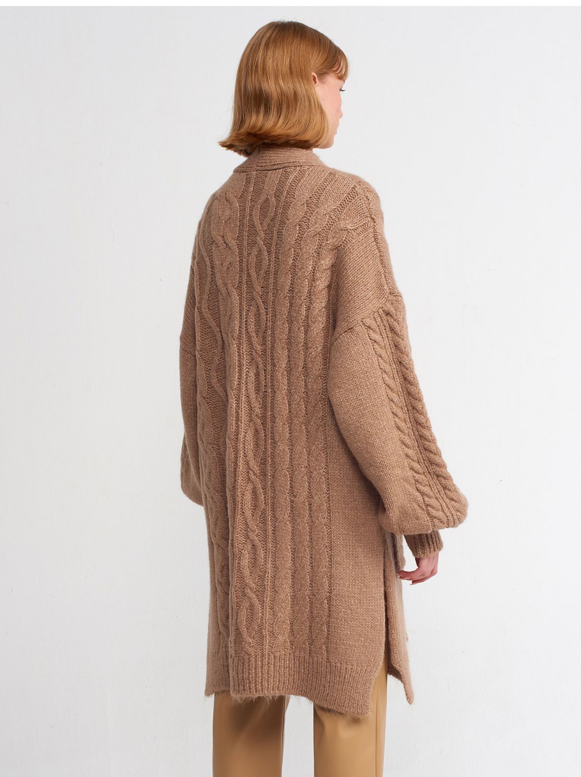 Knitted Cardigan Cafe