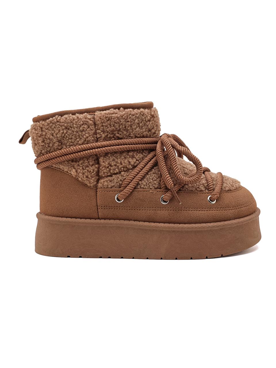 Curly Boots Light Cafe