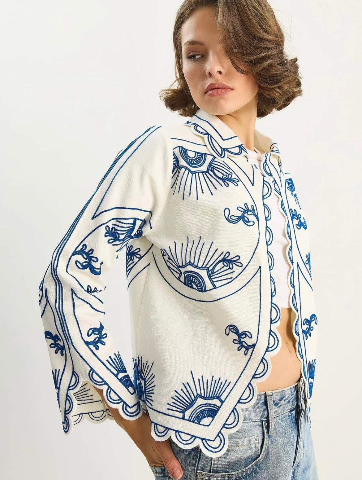 Embroidery Blue Blanc