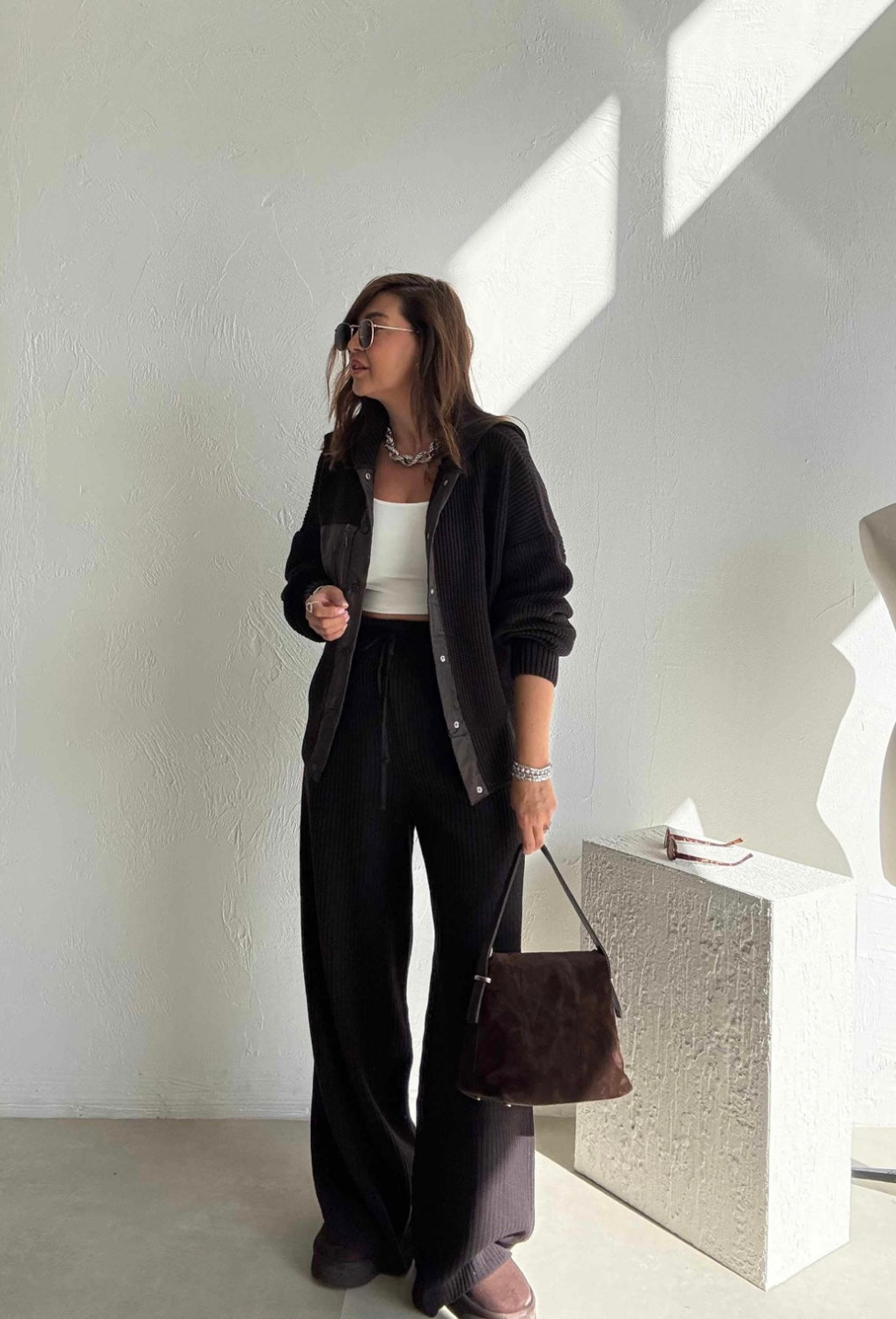 Brown knit set button