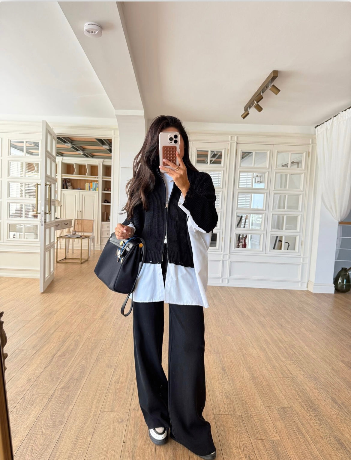 set attached shirt black