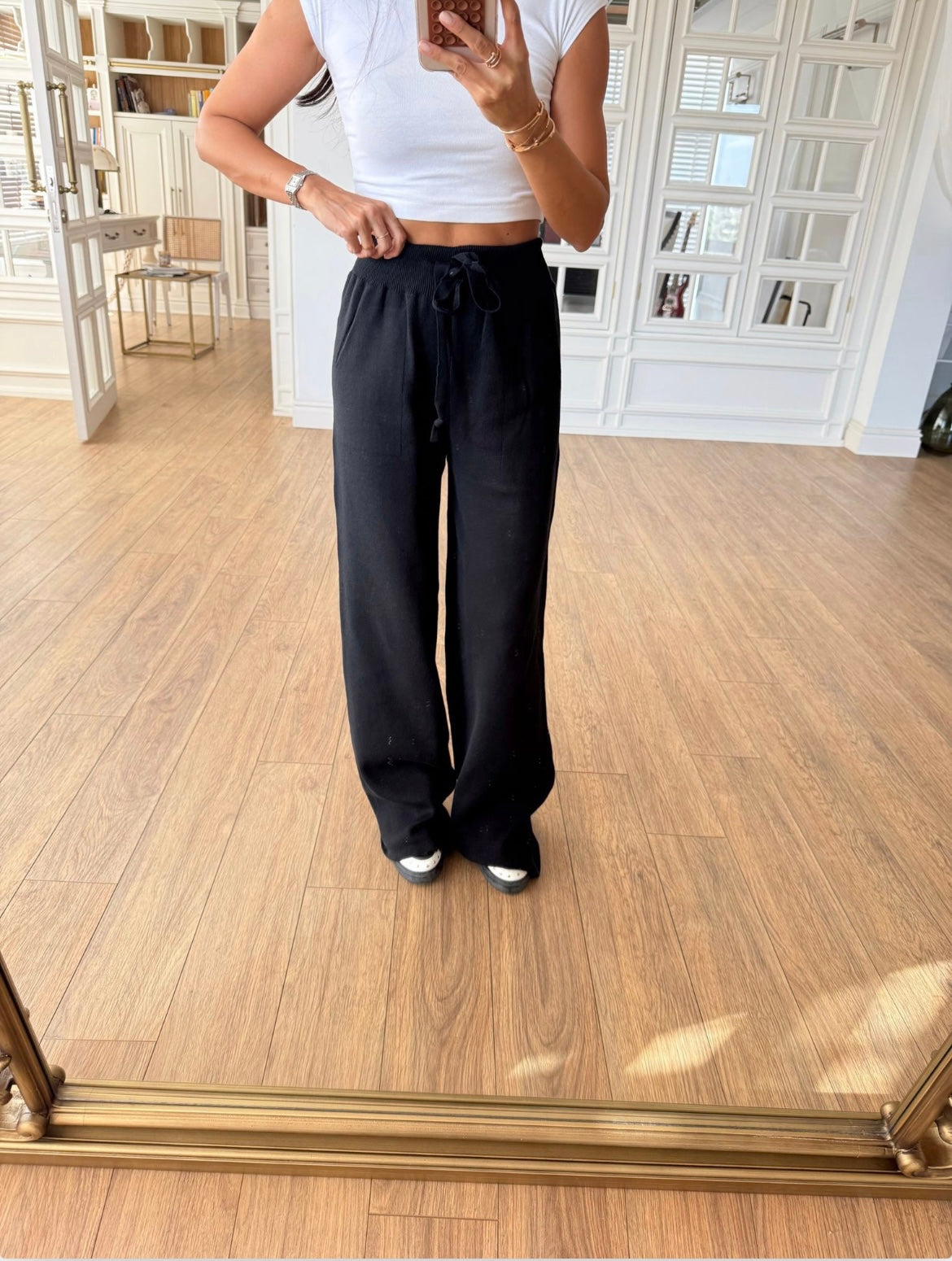 set attached shirt black