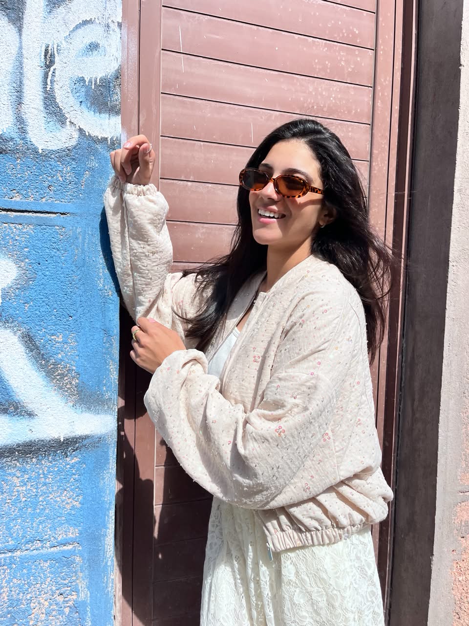 Sweater zipper beige sequins