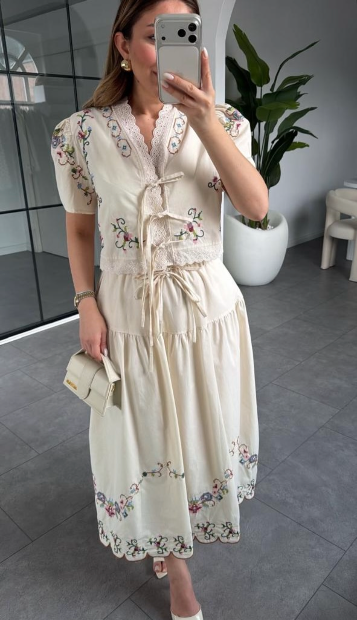 Set embroidery