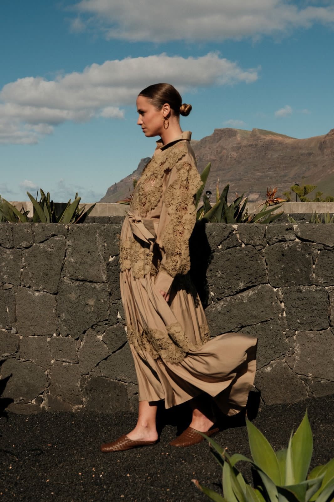 Dress olive lace
