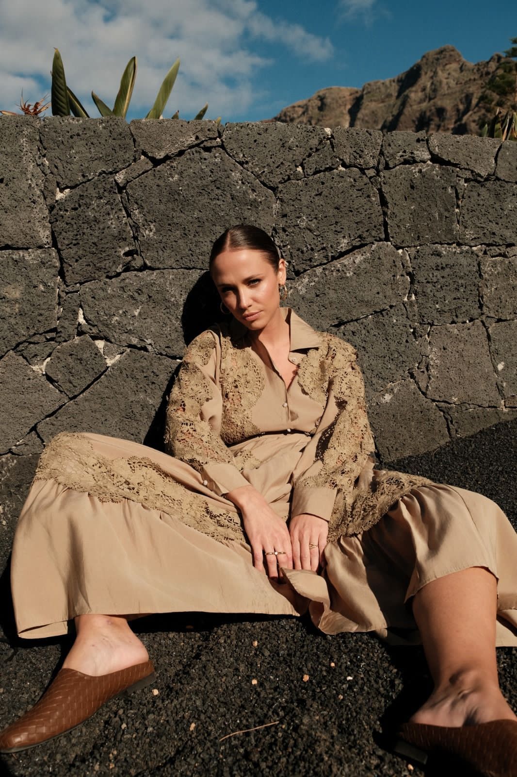 Dress olive lace