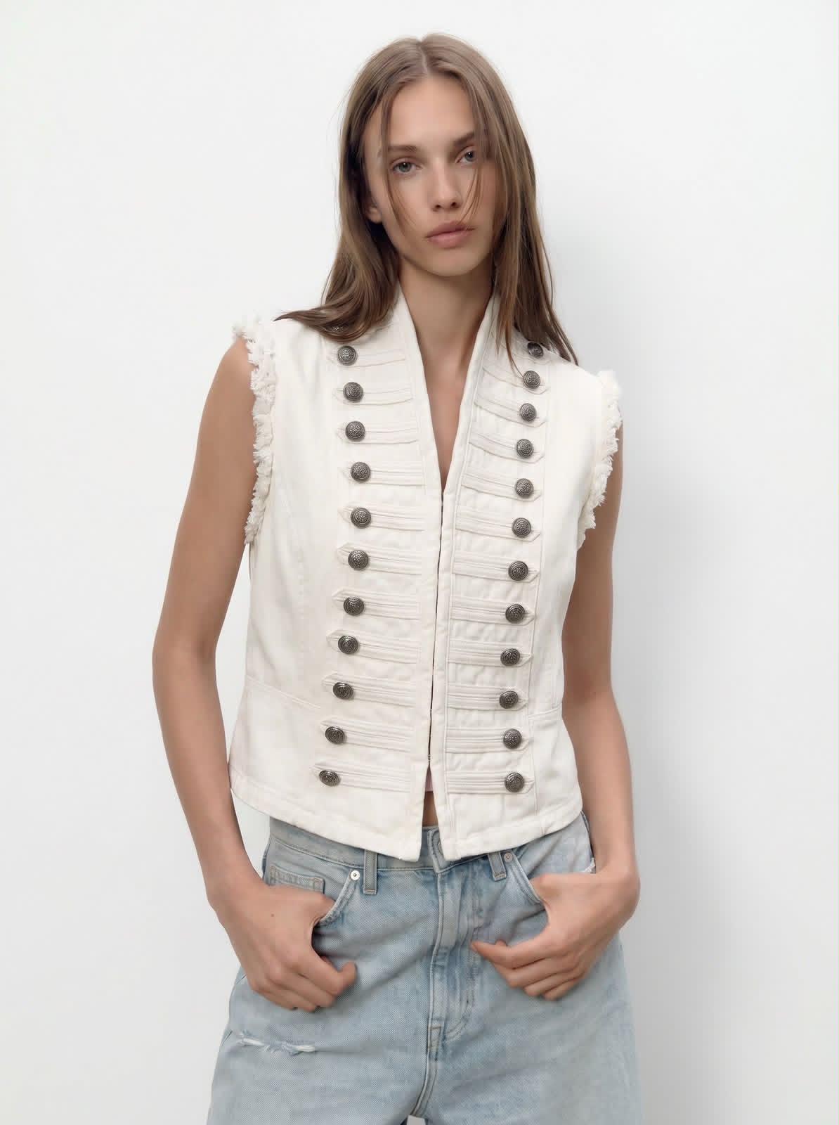 VEST WHITE BUTTONS