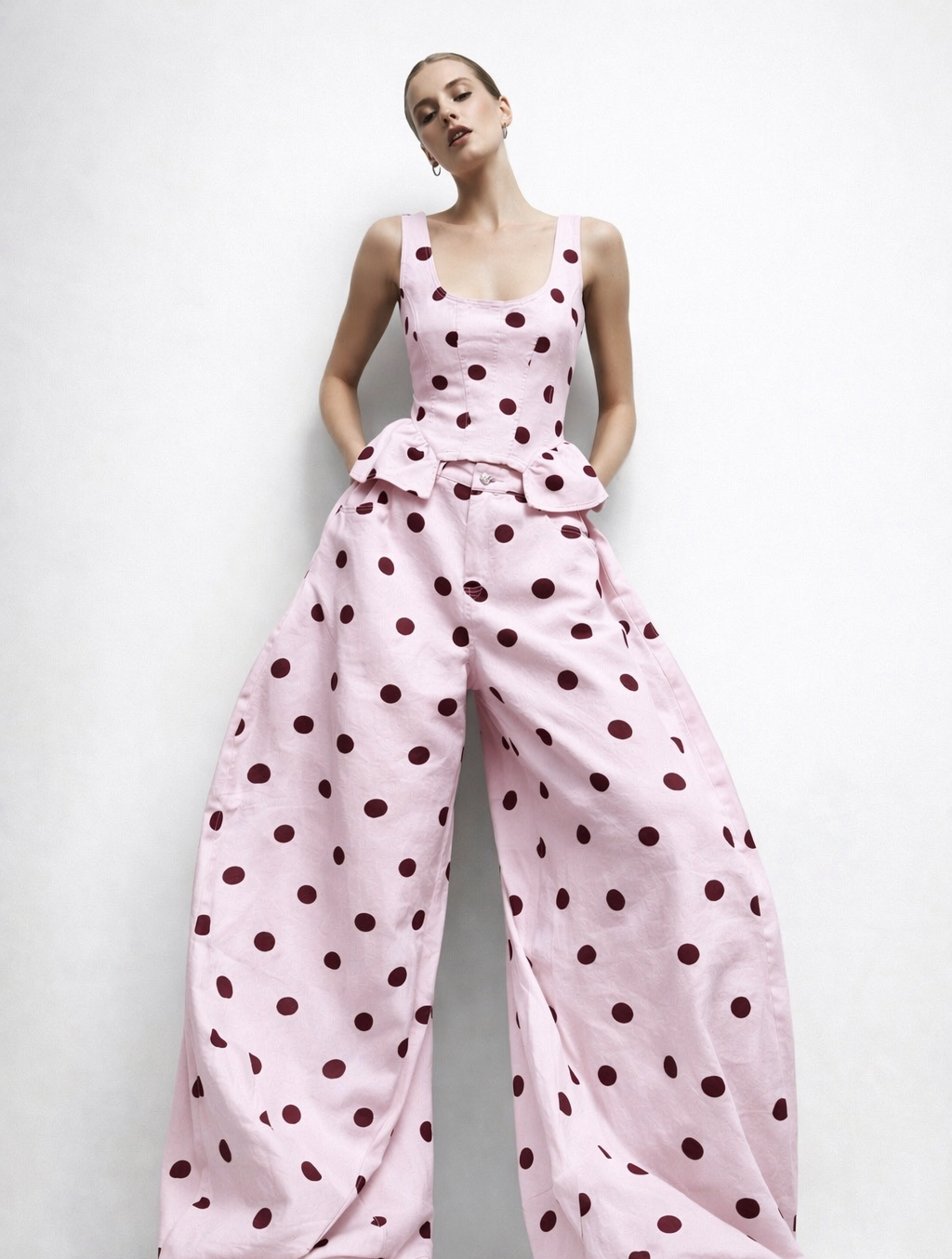 Set polka rose