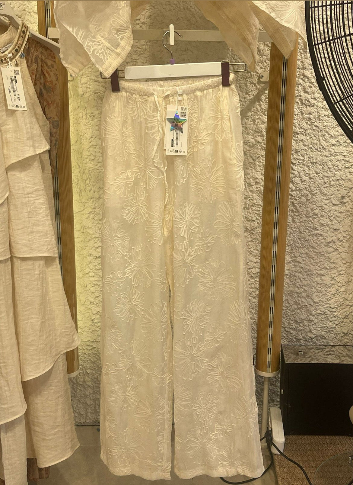 Set embroidery off-white