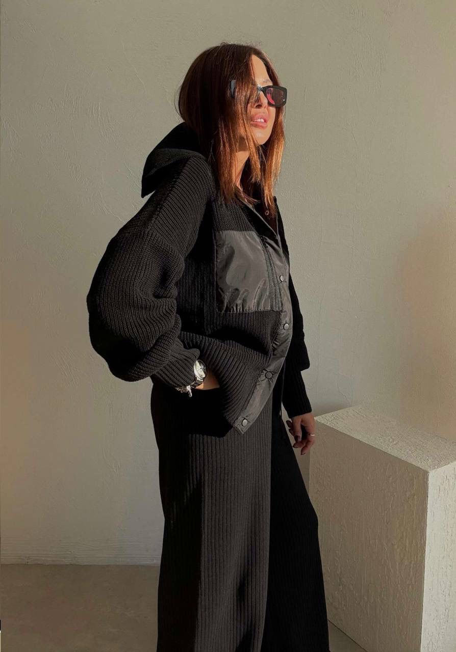 Black knit set button