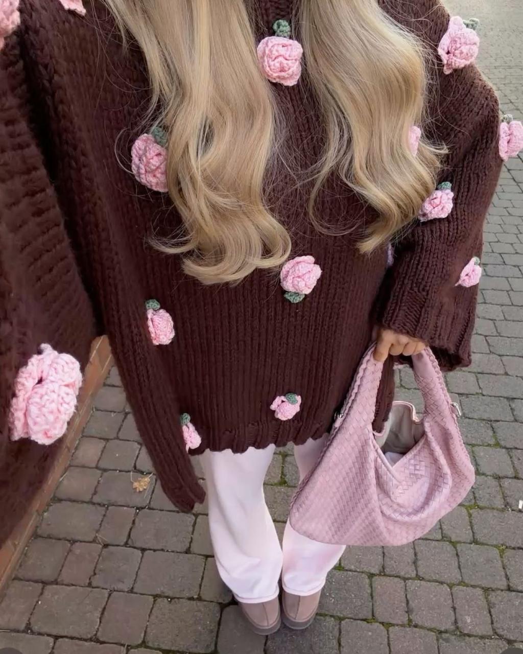 Pullover brown flowers pink