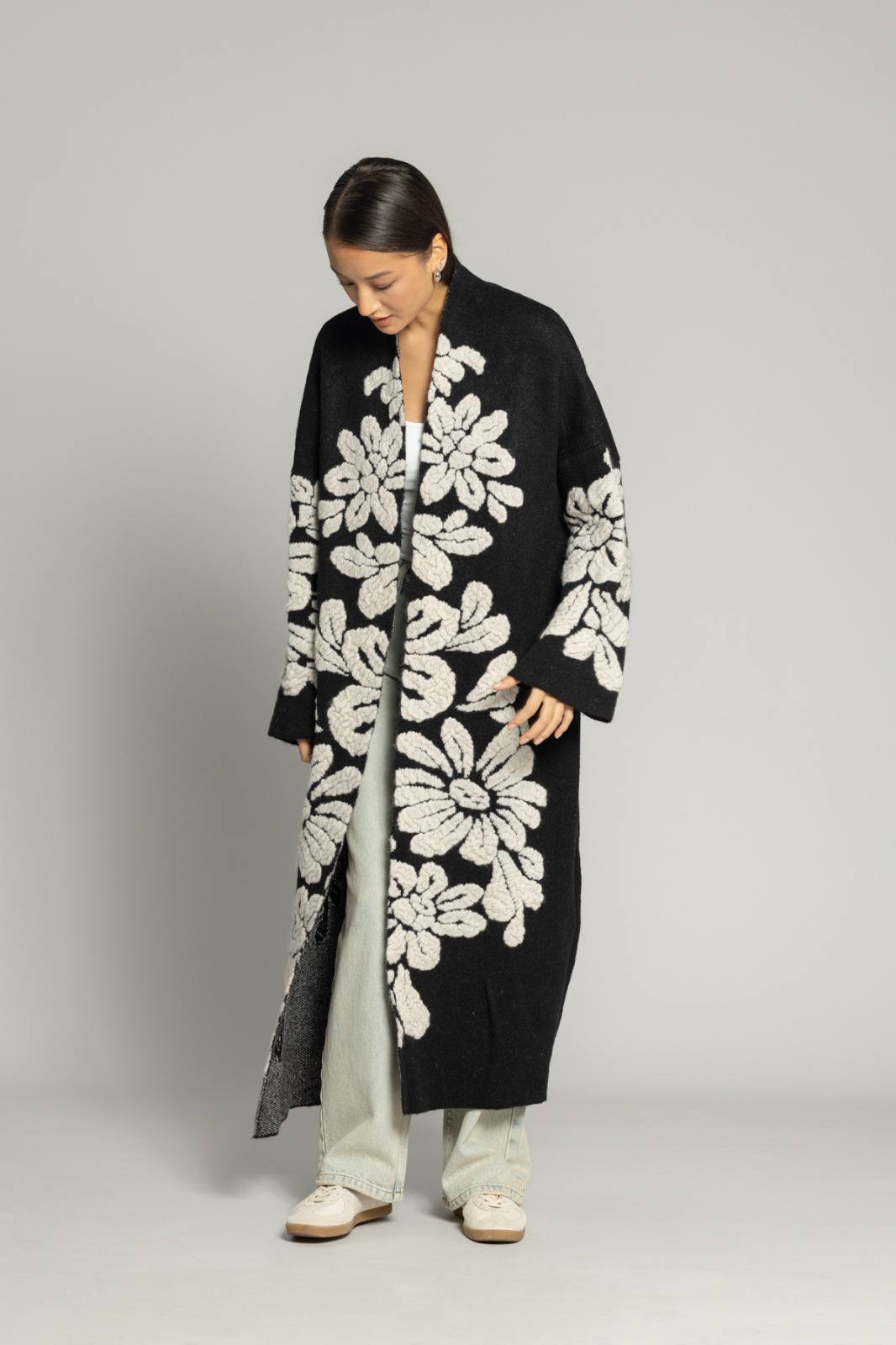 Cardigan black embroidery
