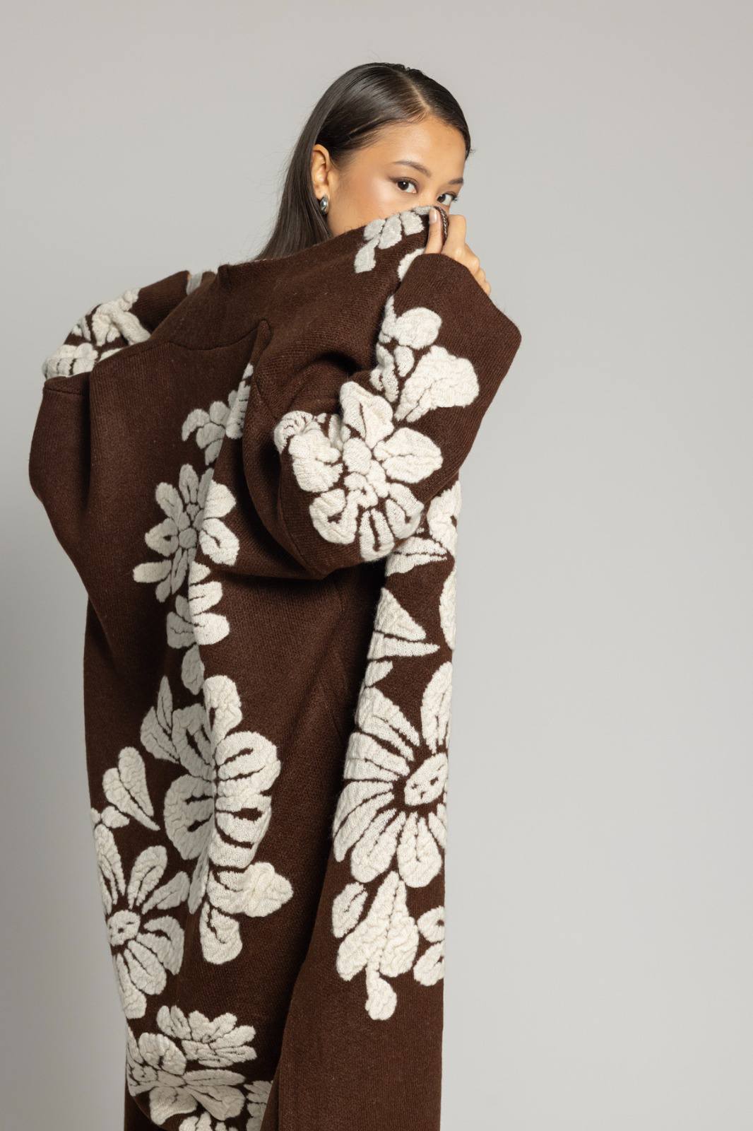 Cardigan brown embroidery