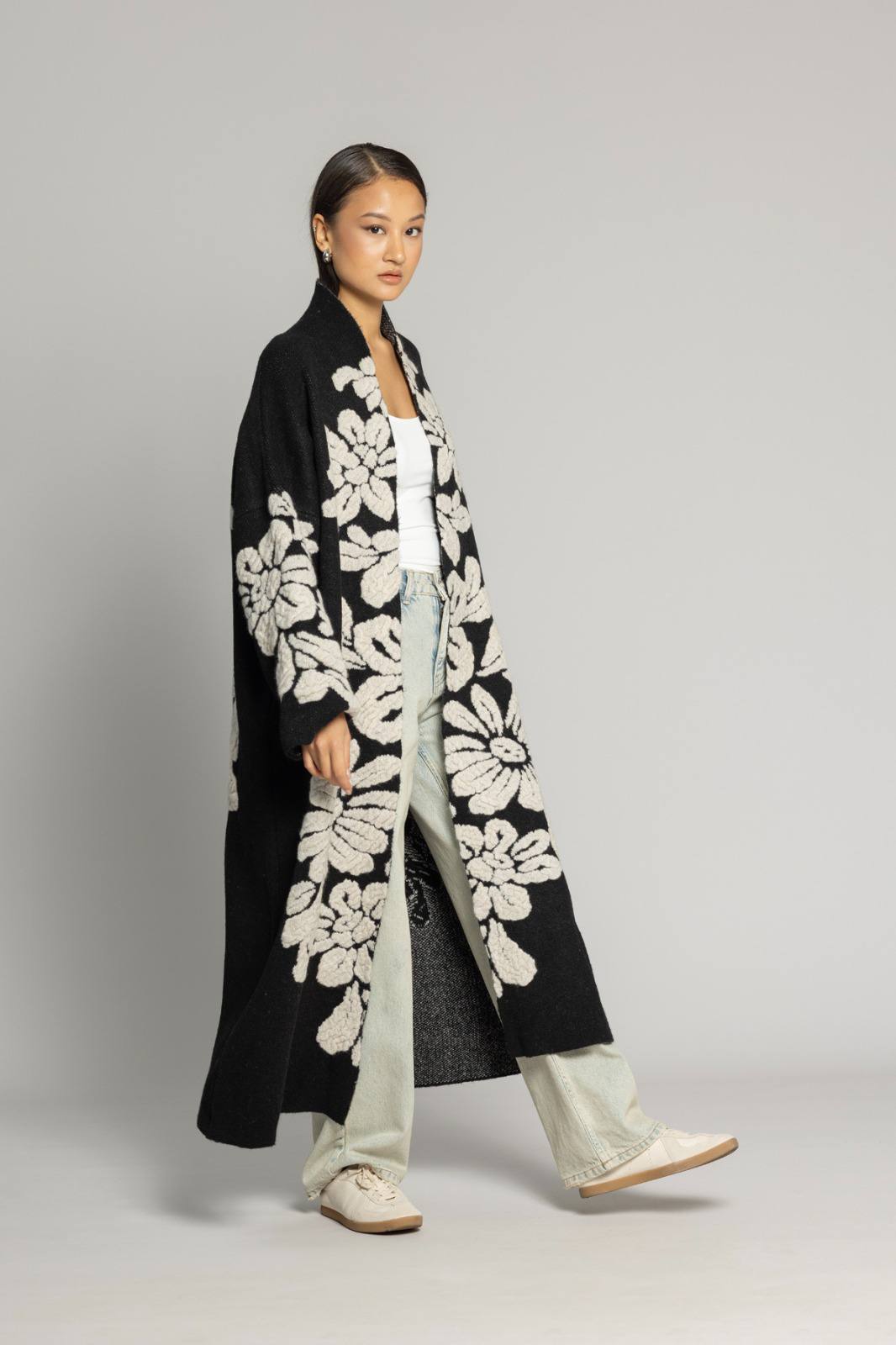 Cardigan black embroidery