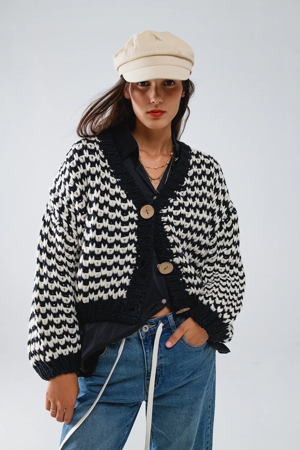 Cardigan crochet black white