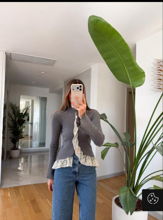 Pullover grey knit lace