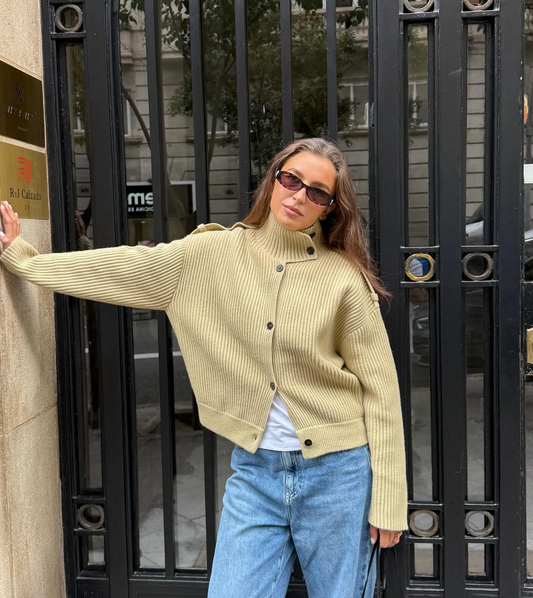 Jacket beige black button