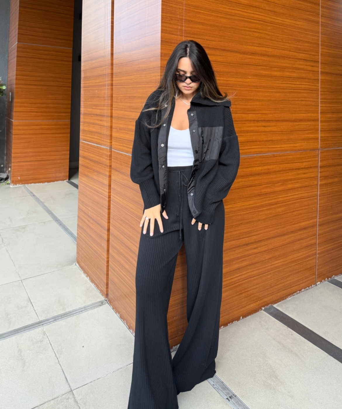 Black knit set button