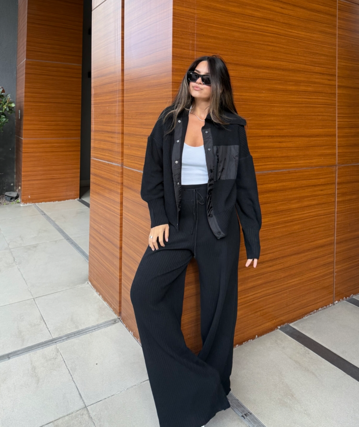 Black knit set button