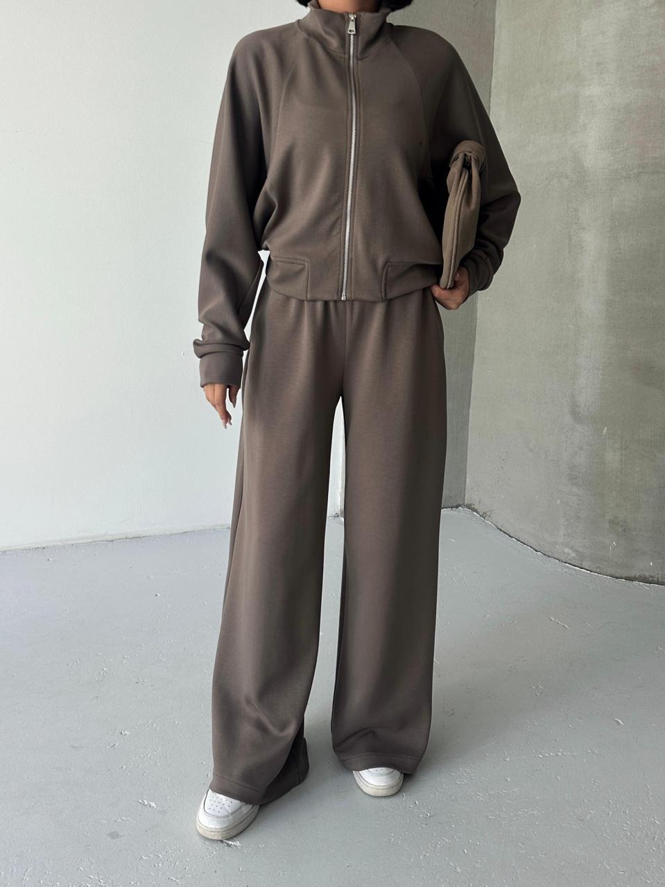 Set soft light brown