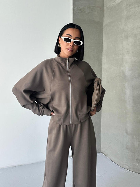 Set soft light brown