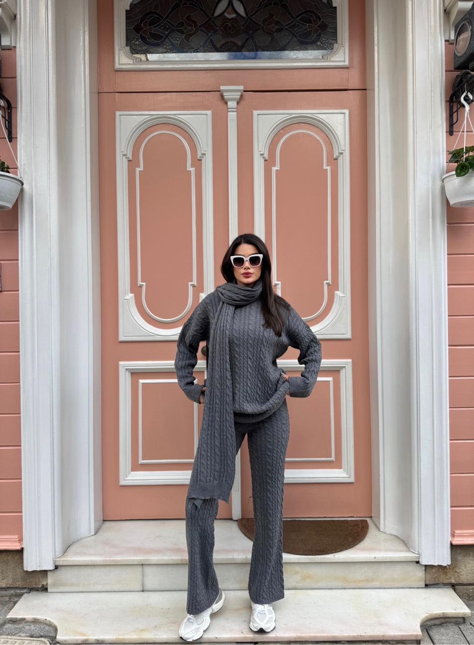Grey knit set scarf