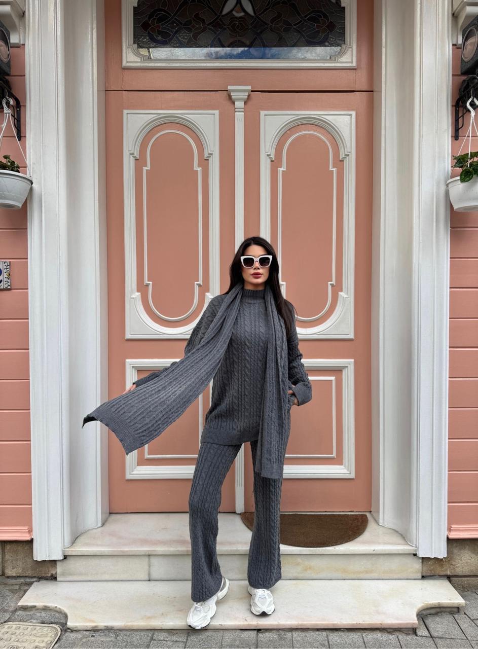 Grey knit set scarf
