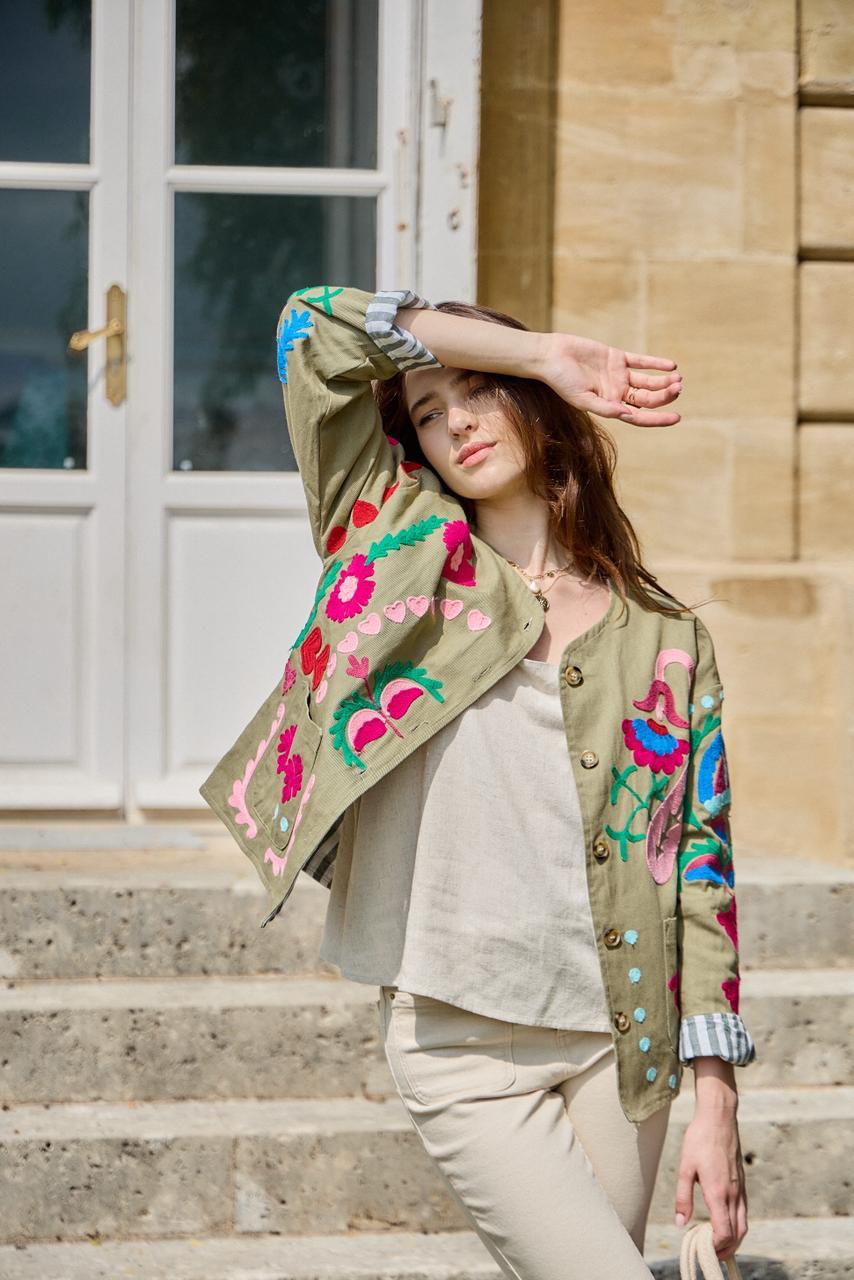 Jacket embroidery olive