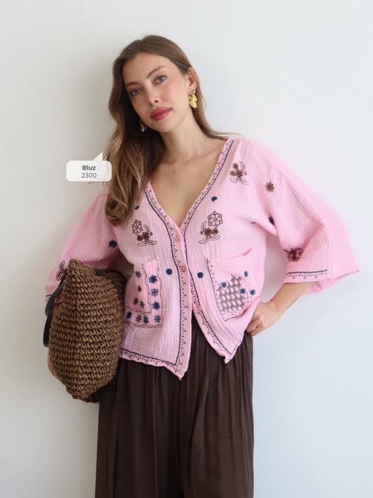 Shirt embroidery rose pink