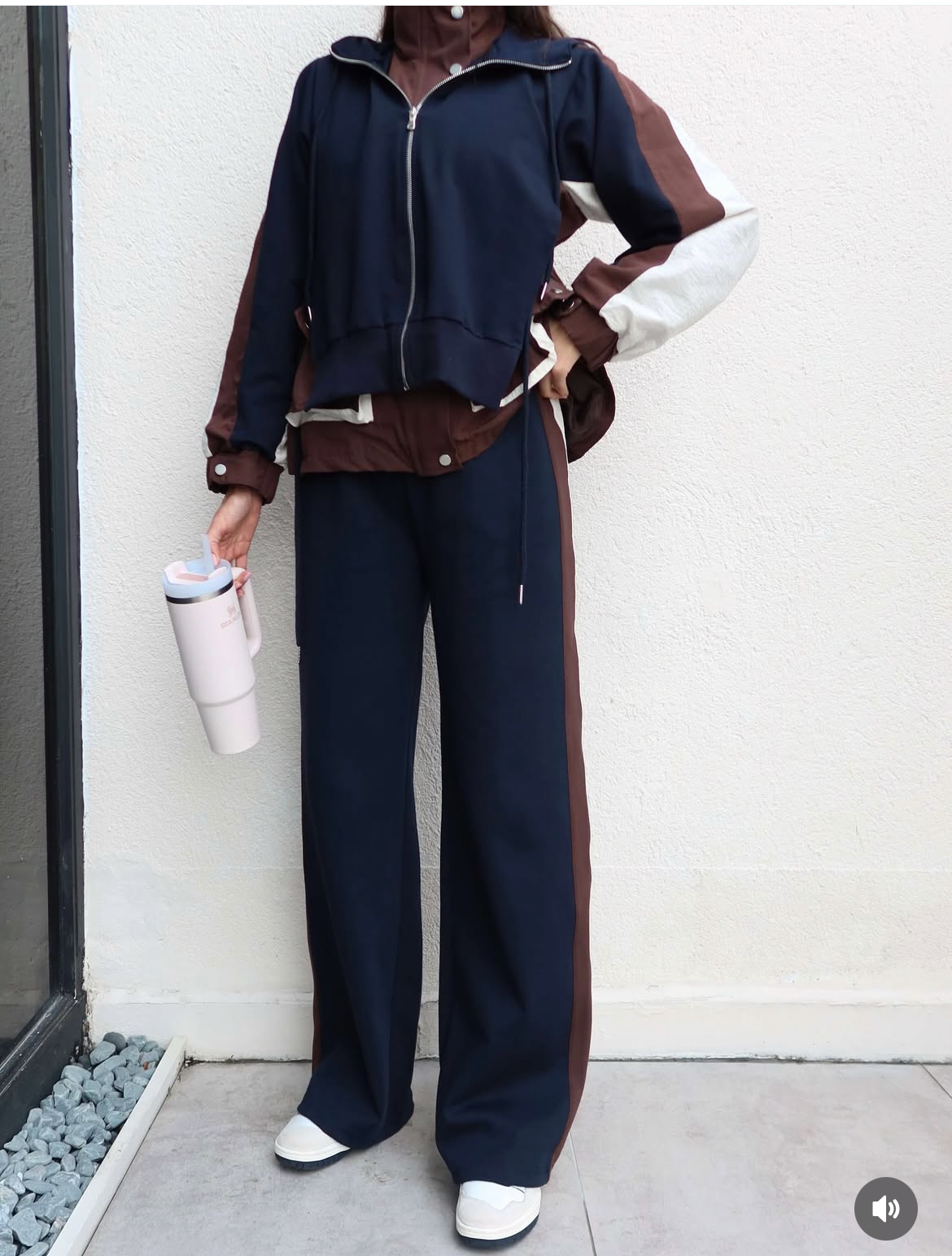 Set attached hoodie brown