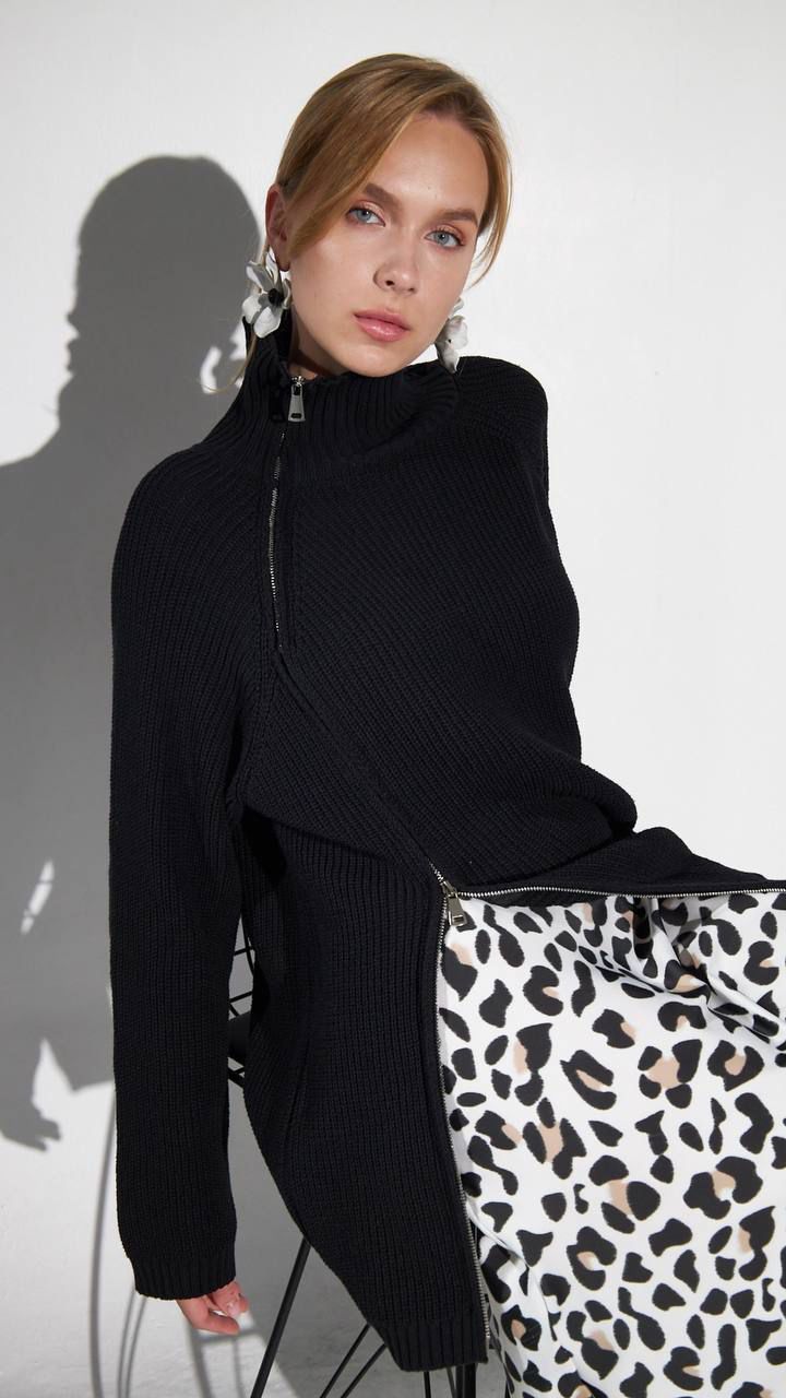 Black Zipper Knit