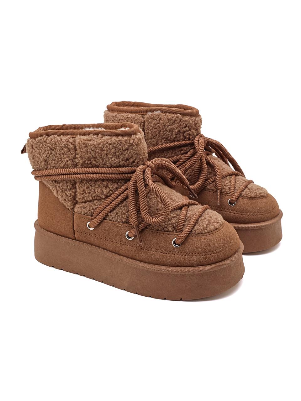 Curly Boots Light Cafe