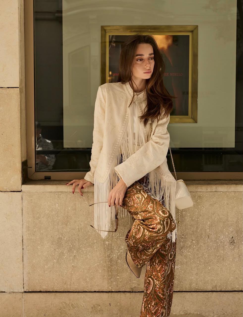 Jacket offwhite fringes embroidered
